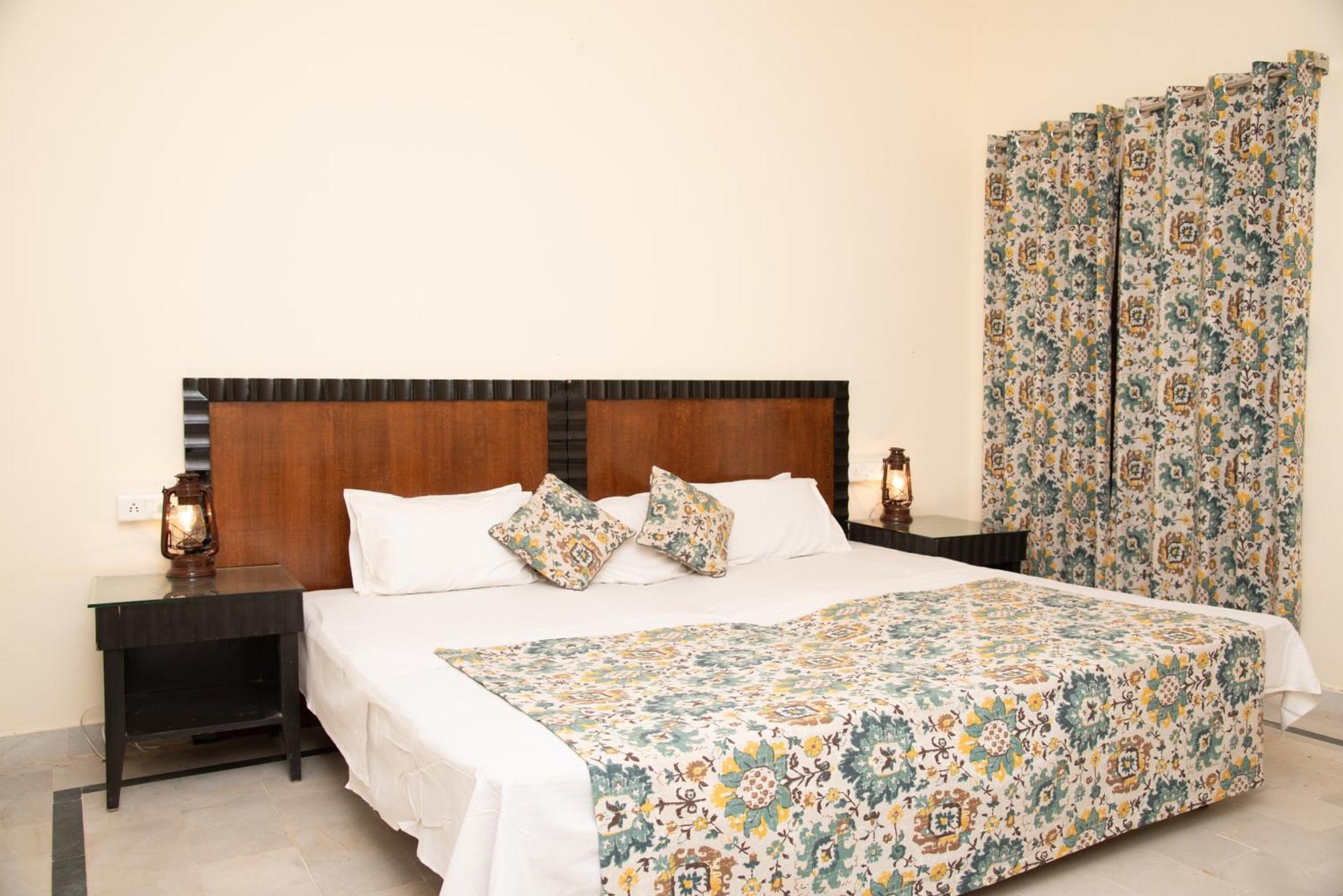 Shivika Lake Hotel Ranakpur Sādri Esterno foto