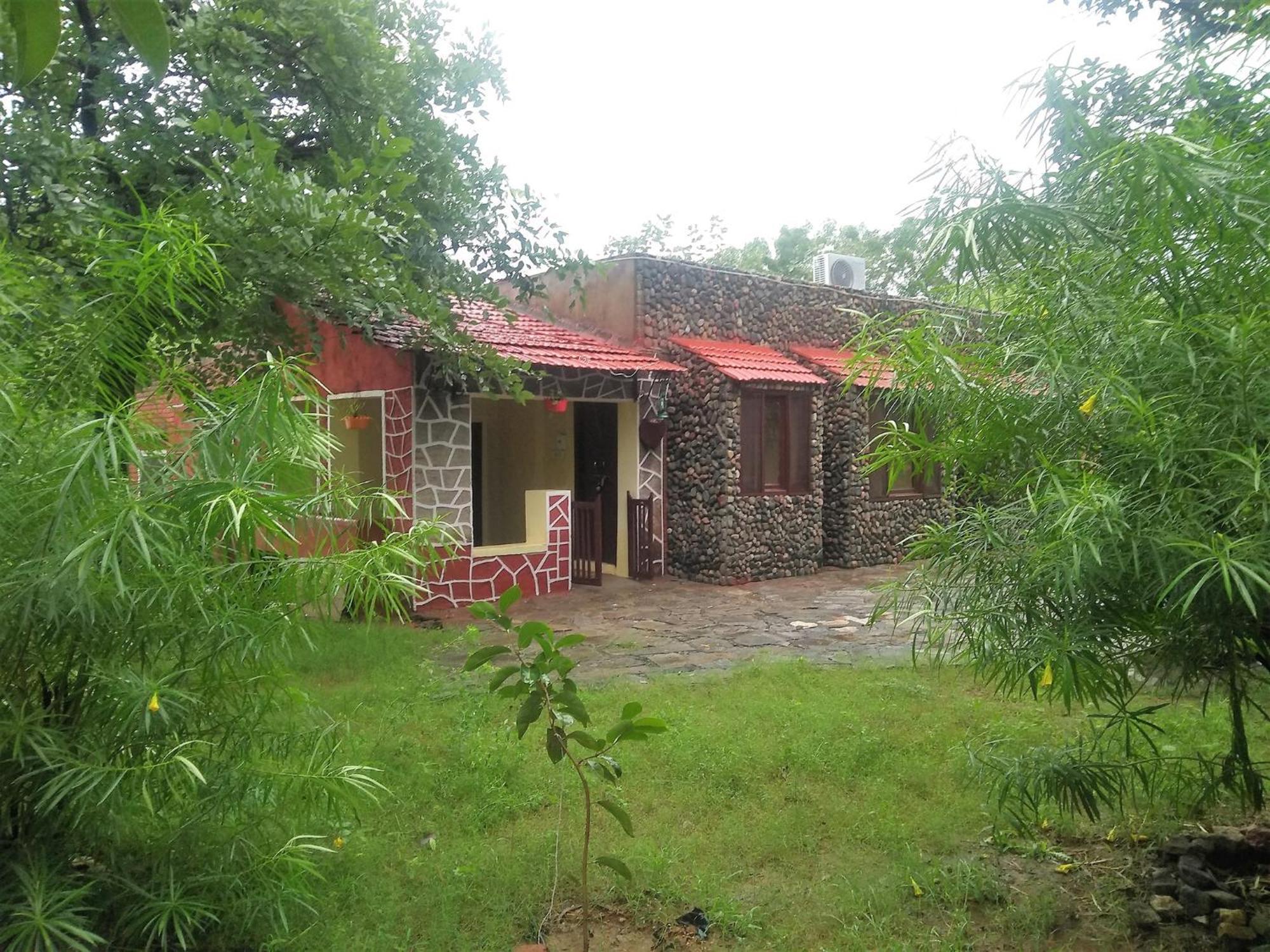 Shivika Lake Hotel Ranakpur Sādri Esterno foto