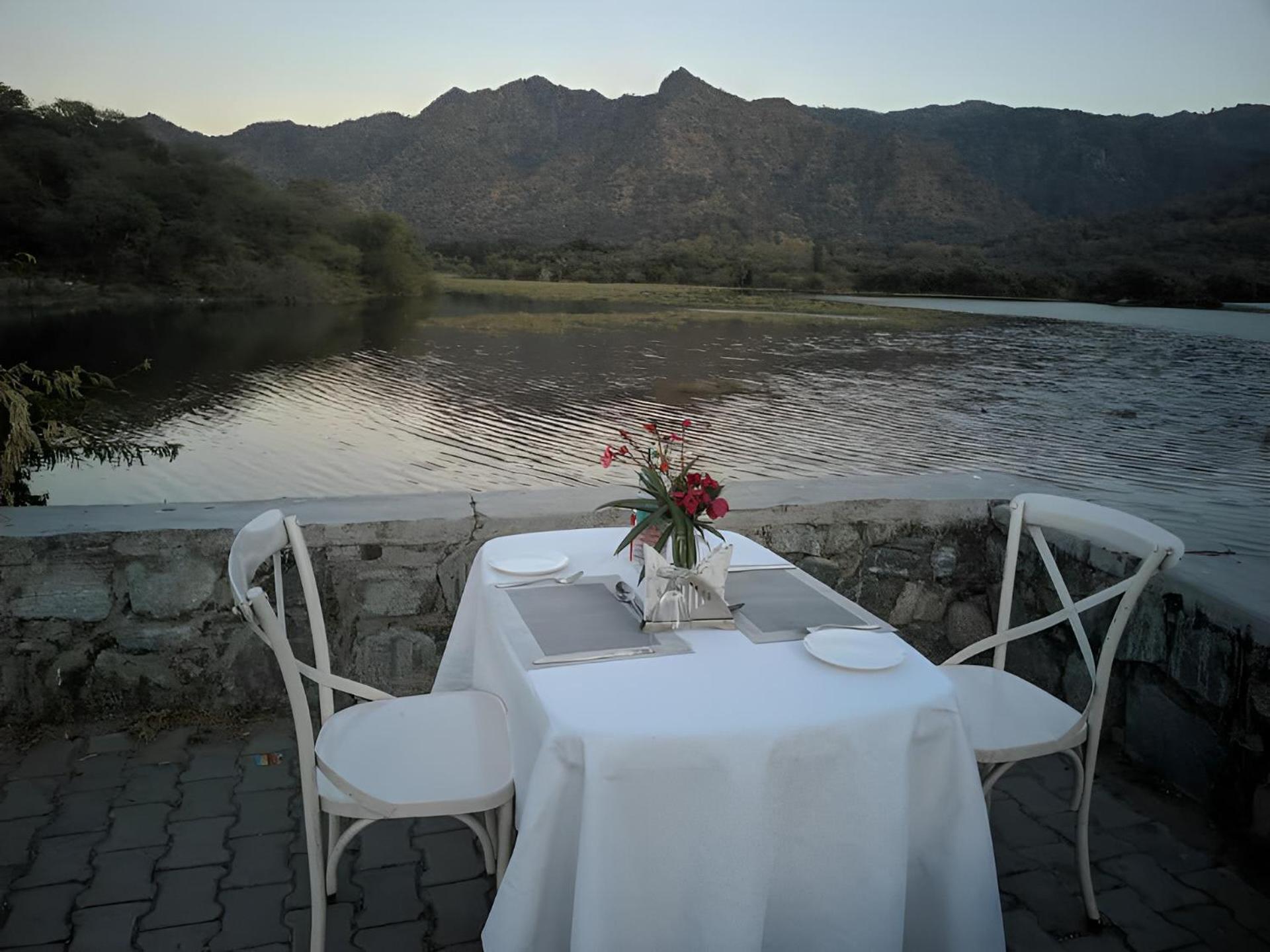 Shivika Lake Hotel Ranakpur Sādri Esterno foto
